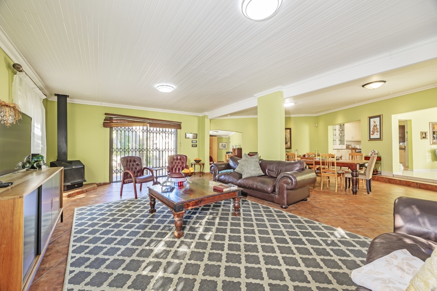 6 Bedroom Property for Sale in Door De Kraal Western Cape